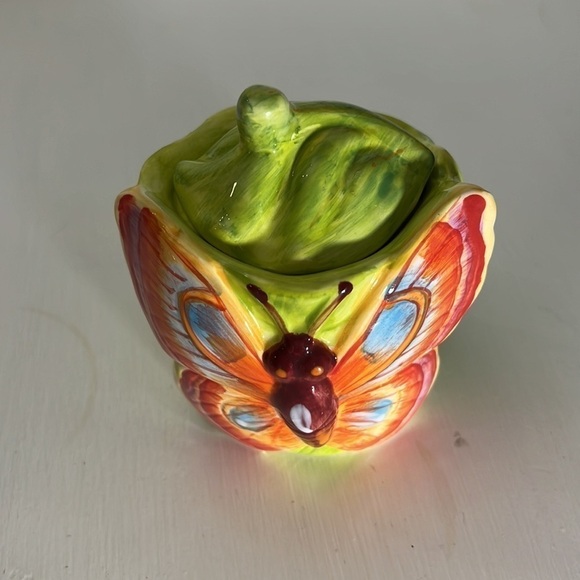 La Dolce Vita Free Flight Collection Butterfly in Cabbage - Picture 3 of 11